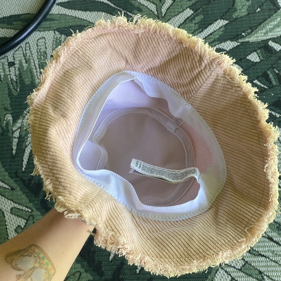 Forever 21 trendy bucket hat corduroy pink - Picture 2 of 4